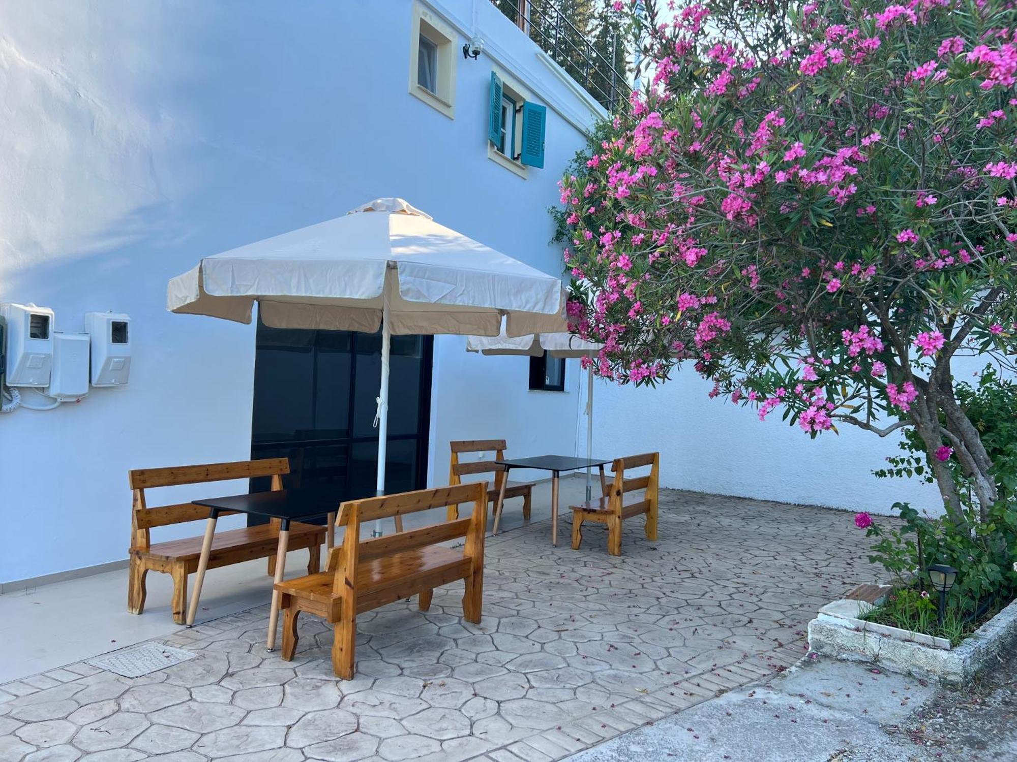 Nikoli Apartments بينيتسيس المظهر الخارجي الصورة